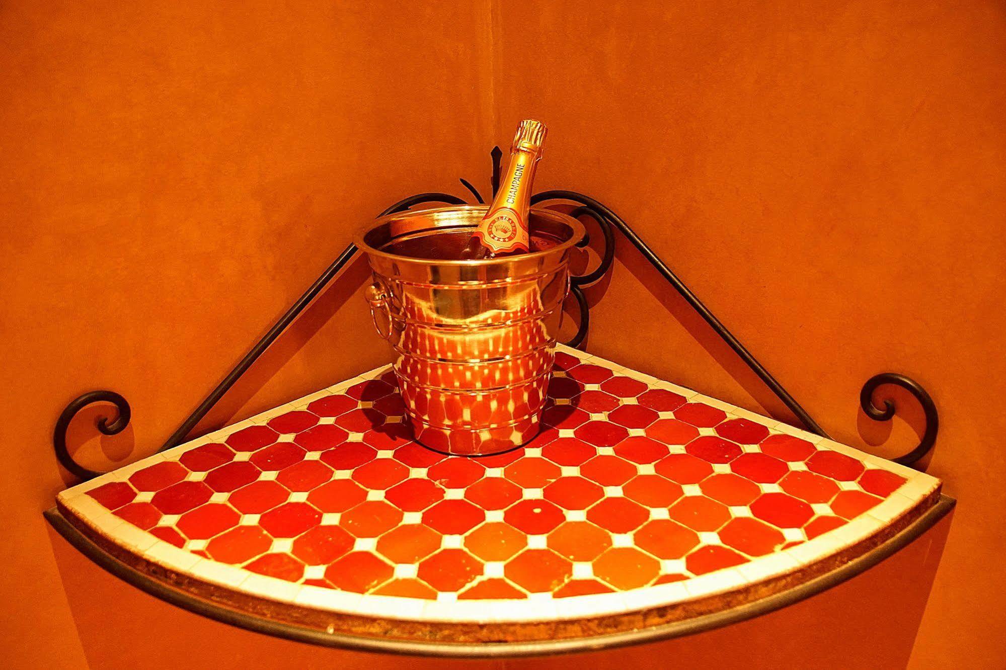 Hotel Riad Λιέγη Εξωτερικό φωτογραφία